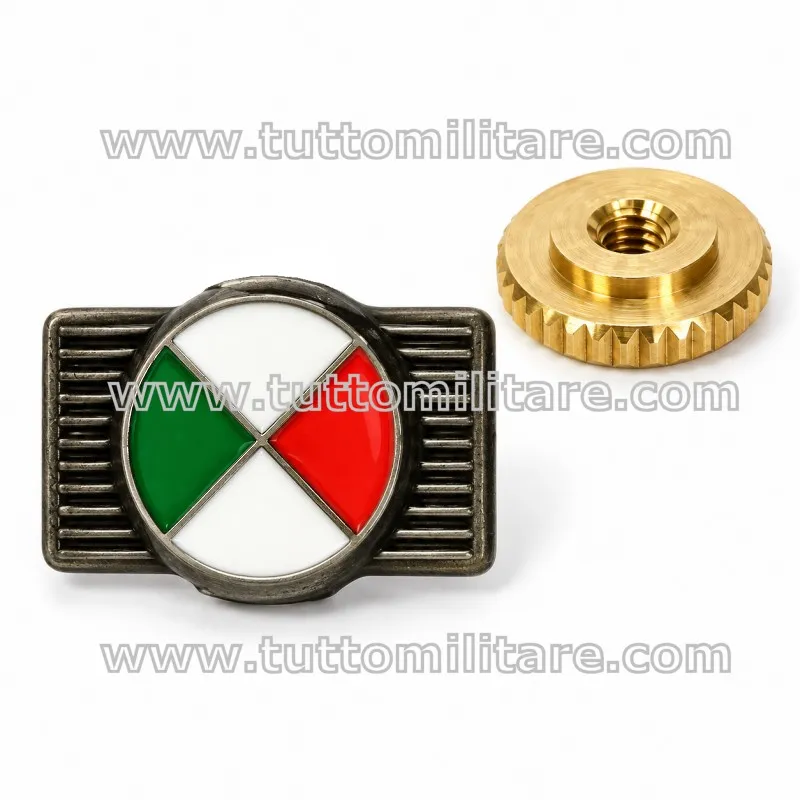 Distintivo Valore Civile grado Argento per abito civile: finitura argentata, dimensioni 14×8 mm e attacco posteriore a vite.