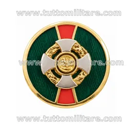 Pin smaltato Cavaliere OMRI da 15 mm con fondo verde e rosso e croce centrale